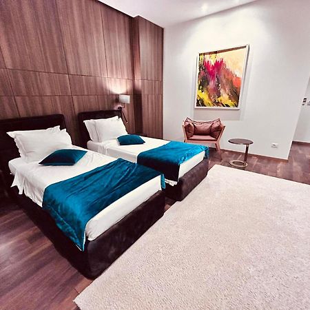 Premium Park Hotel Призрен Экстерьер фото