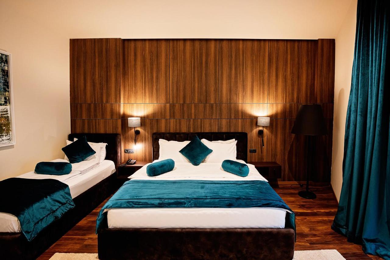 Premium Park Hotel Призрен Экстерьер фото