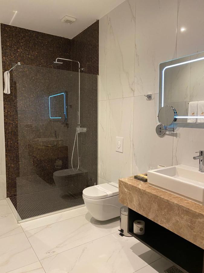 Premium Park Hotel Призрен Экстерьер фото