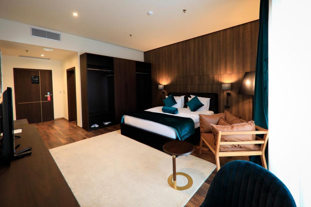 Premium Park Hotel Призрен Экстерьер фото