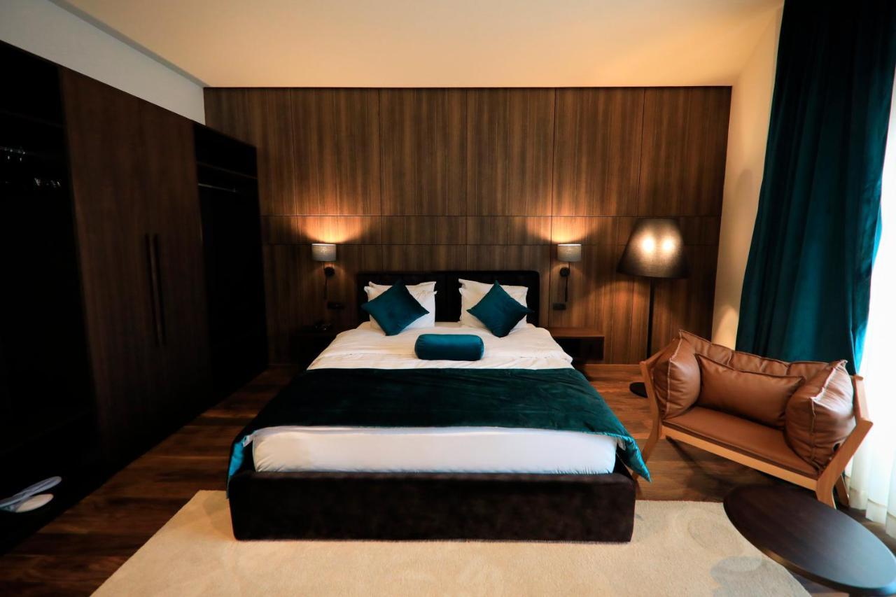 Premium Park Hotel Призрен Экстерьер фото