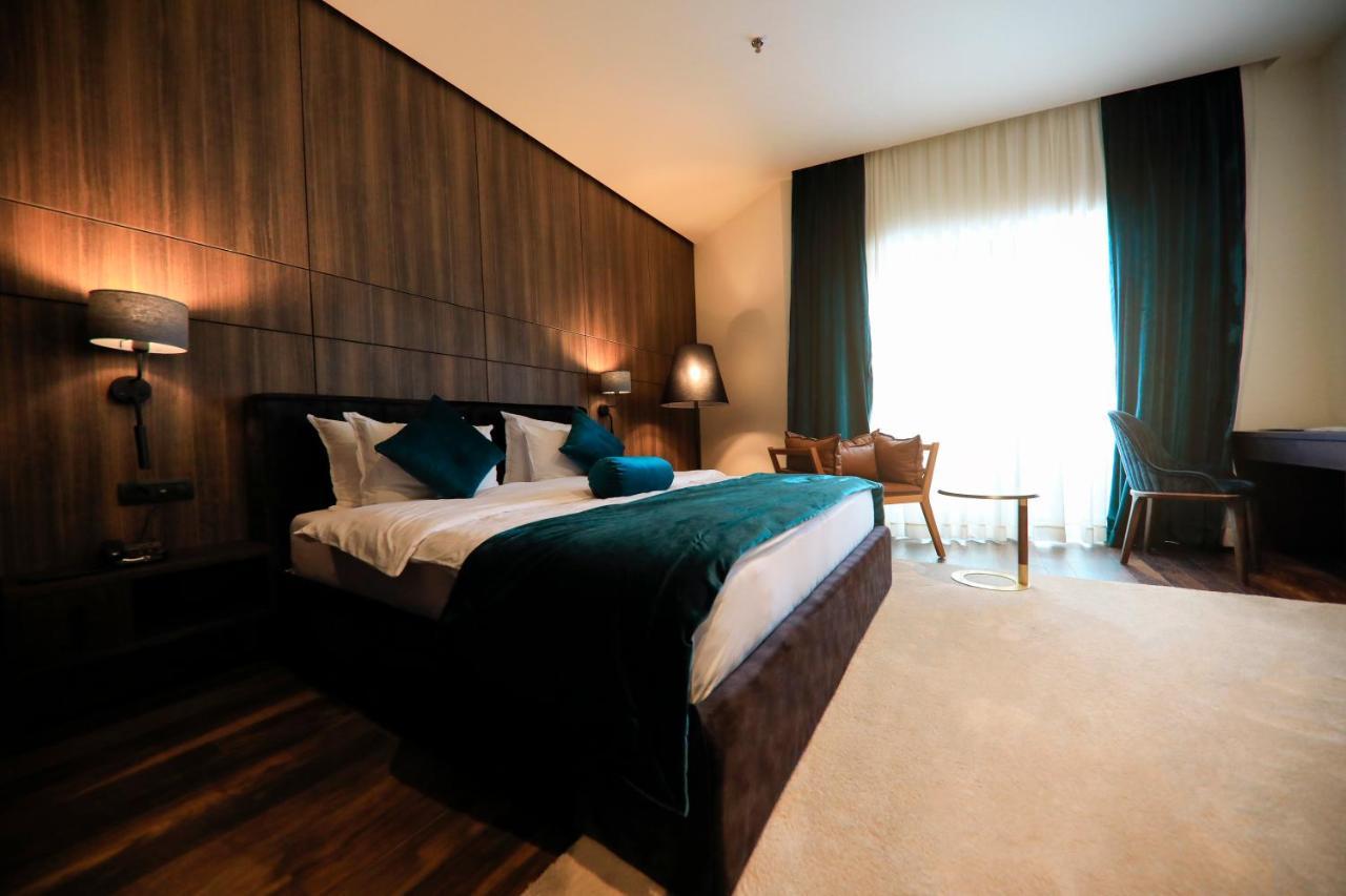 Premium Park Hotel Призрен Экстерьер фото