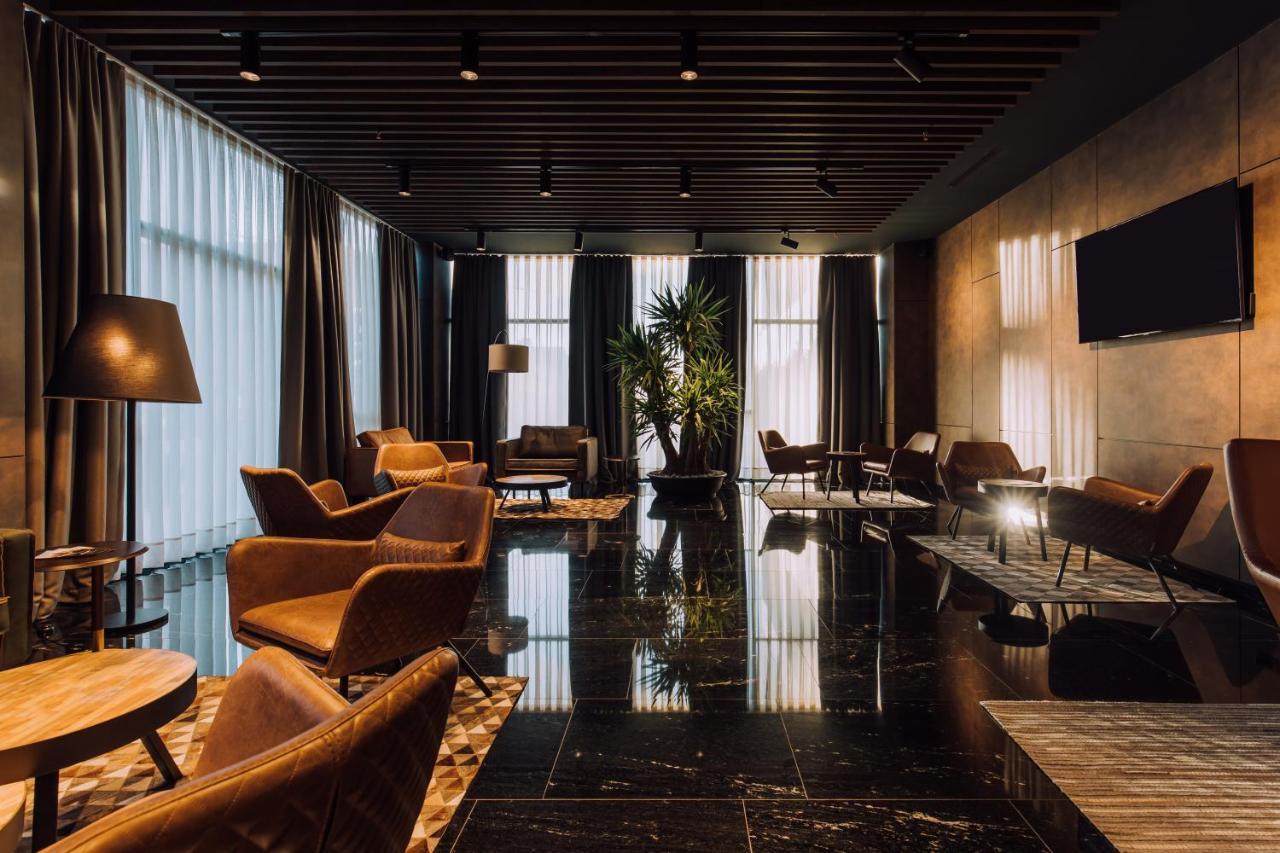 Premium Park Hotel Призрен Экстерьер фото