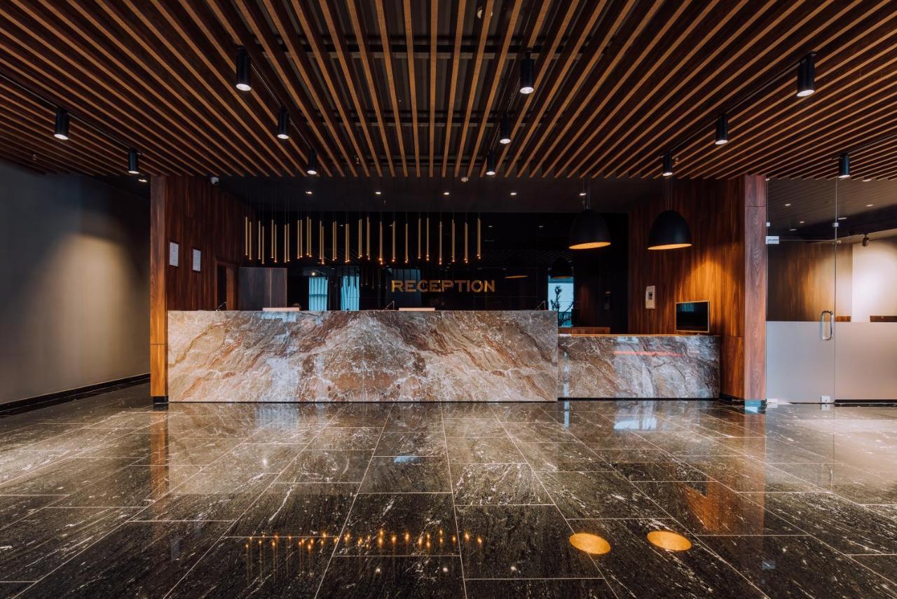 Premium Park Hotel Призрен Экстерьер фото